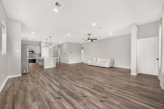 Building Photo - 16118 Cottontail Burrow Ln