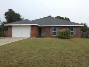 Building Photo - Beautiful Custom Home - Large Lot