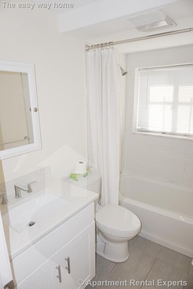 Building Photo - 6 Blair Pl