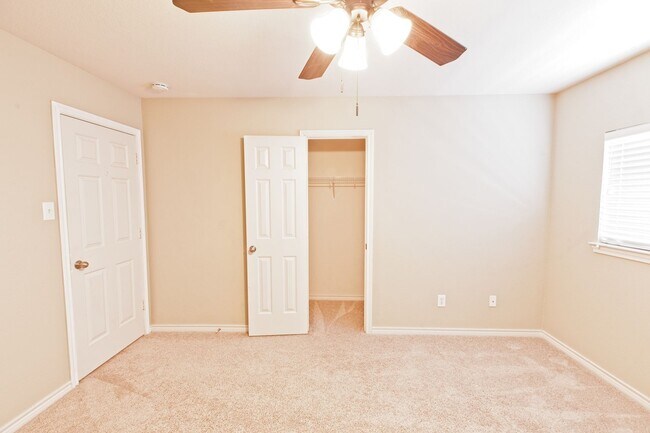 Building Photo - Allen 4 Bedroom available Short Term