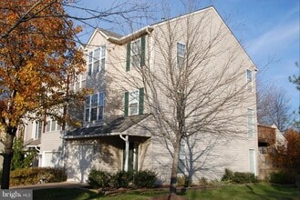 Building Photo - 13500 Darter Ct