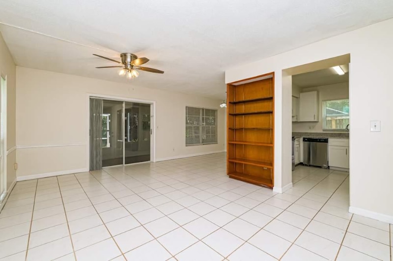 Building Photo - 123123 Woodleigh Ave
