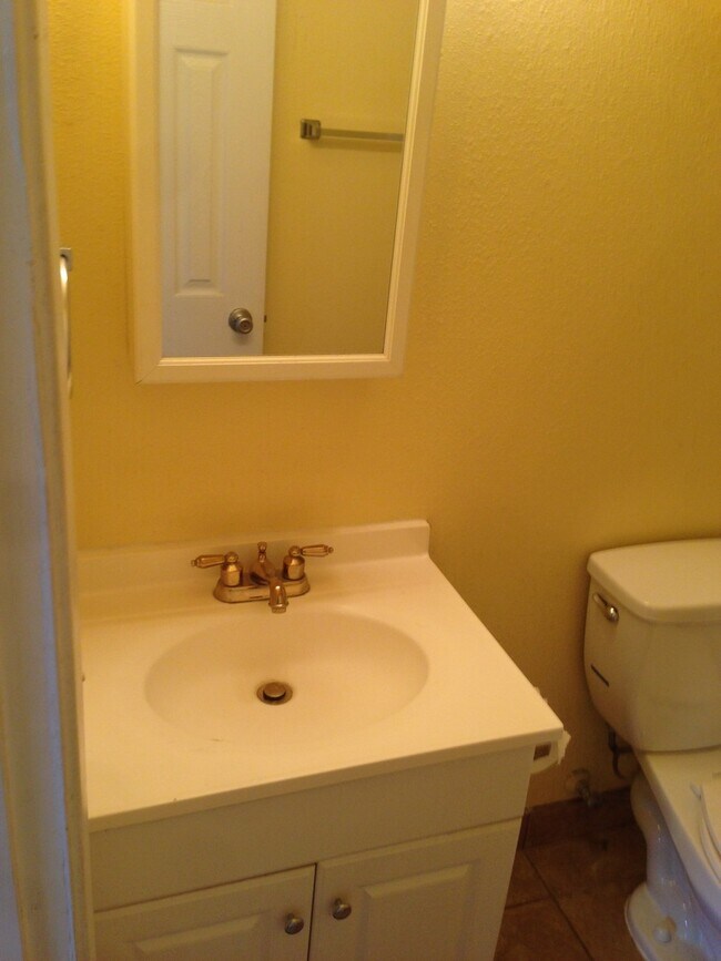 Building Photo - Beautiful 3 bedroom home in Lancaster