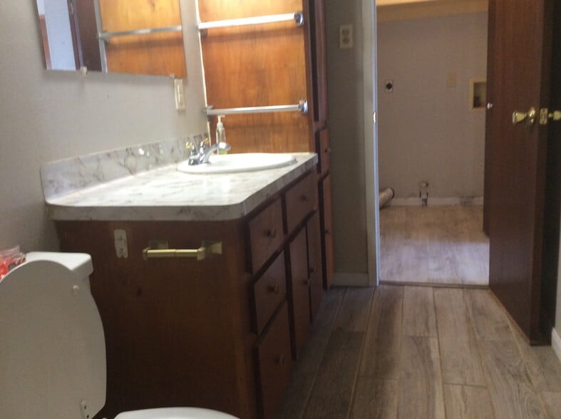 Bathroom - 12421 Green Ridge Dr