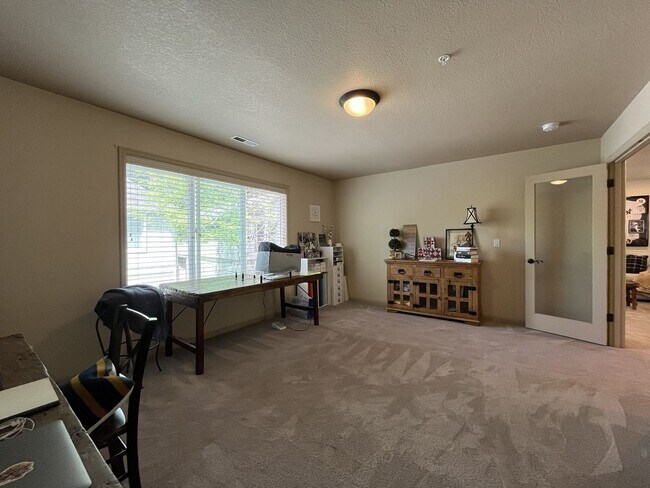 Building Photo - Charming 3 Bedroom Villebois Home with Loft, A/C, Designer Finishes and Community Pool!