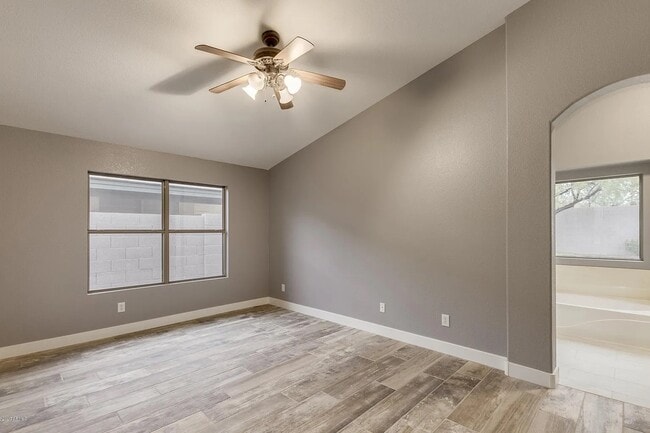 Building Photo - 4528 E Mossman Rd