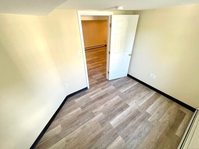 Building Photo - 129 Highland Ave