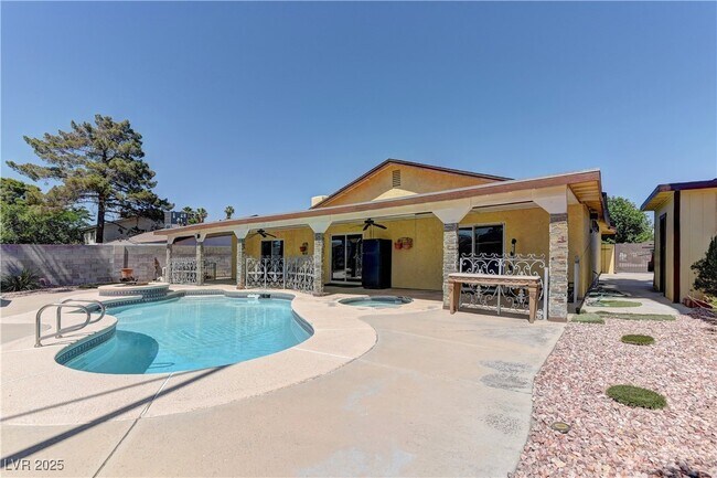 Building Photo - 4553 Balfour Dr