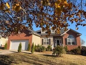 Building Photo - COMING SOON: Well Maintained 3BR 2BA Home w/ Pool Access + Dog Park in GREAT Location!