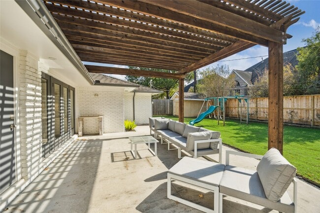 Building Photo - 3607 Deal St