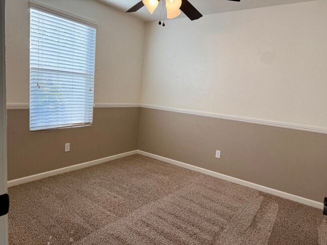 Building Photo - Beautiful 3/2.5 near Clovis East