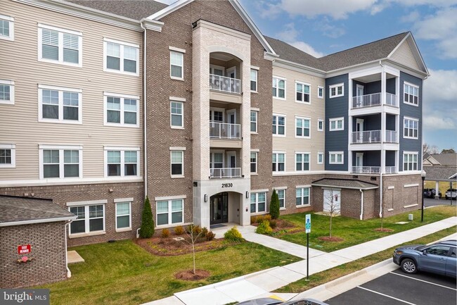 Building Photo - 21630 Hawksbill High Cir