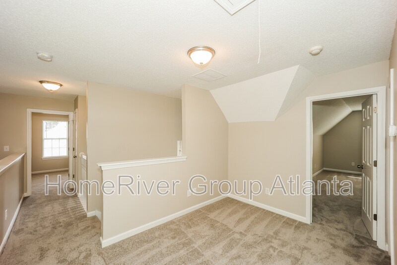 Building Photo - 181 Saddleview Trail