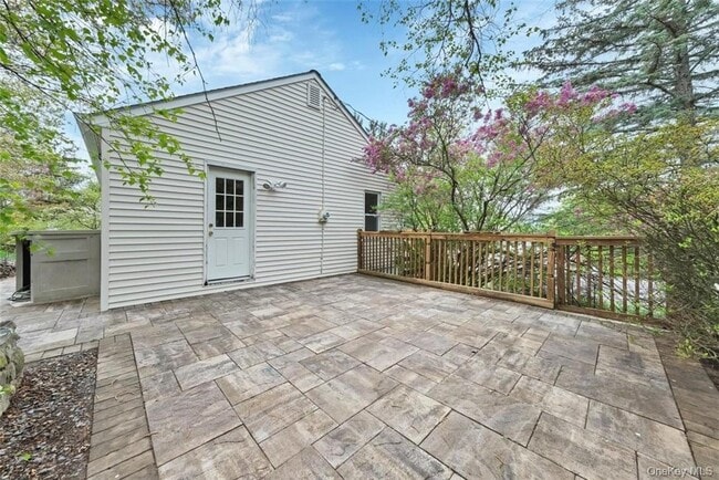 Building Photo - 32 Highland Dr