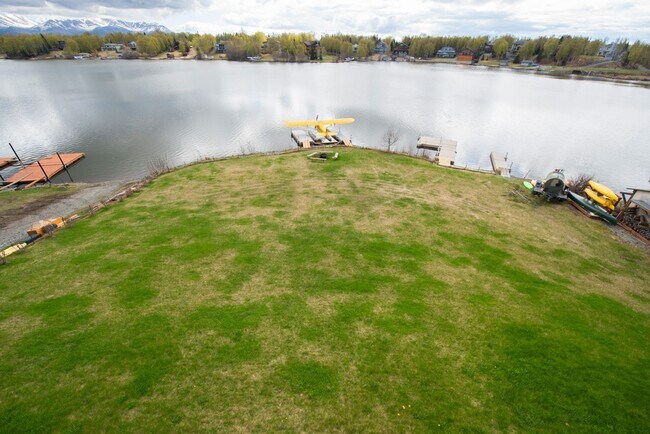 Building Photo - Campbell Lake