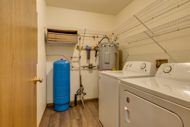 Building Photo - 20924 57th Ave