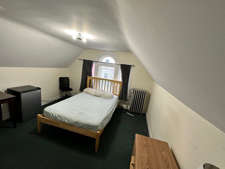 Building Photo - 56 Grampian Way