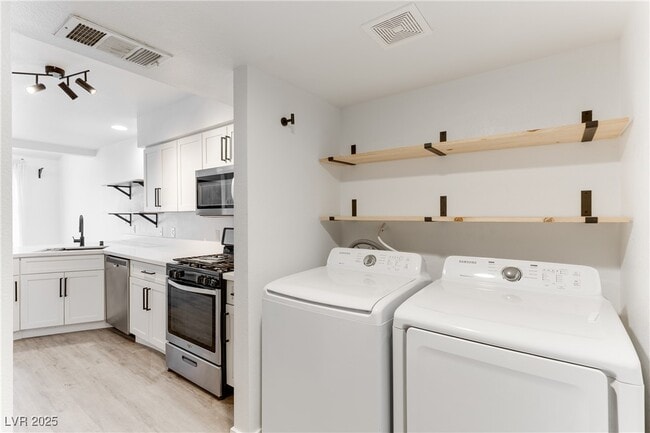 Building Photo - 2819 Briar Knoll Dr