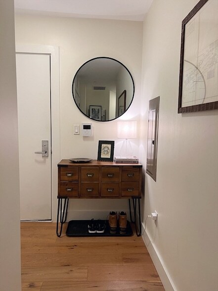 Building Photo - 250 Meridian St