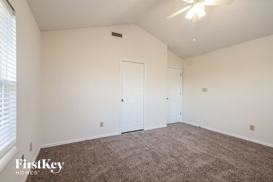 Building Photo - 13460 N Cedar Grove Ct