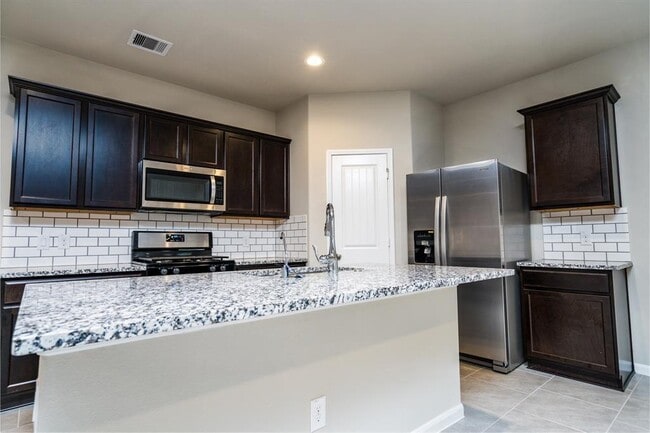 Building Photo - 5502 Pleasant Falls Dr