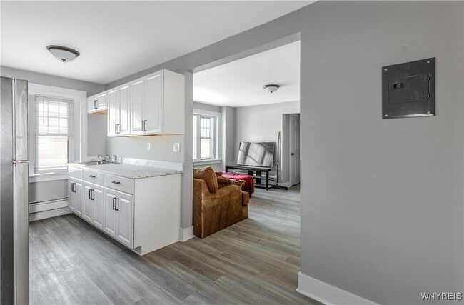 Building Photo - 1225 Hertel Ave