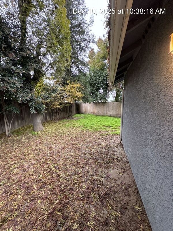 Building Photo - 819 S Pinkham St