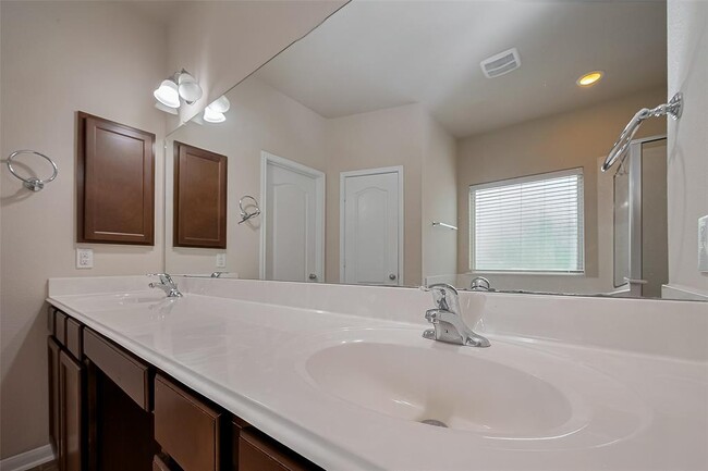 Building Photo - 26027 Chapman Falls Dr