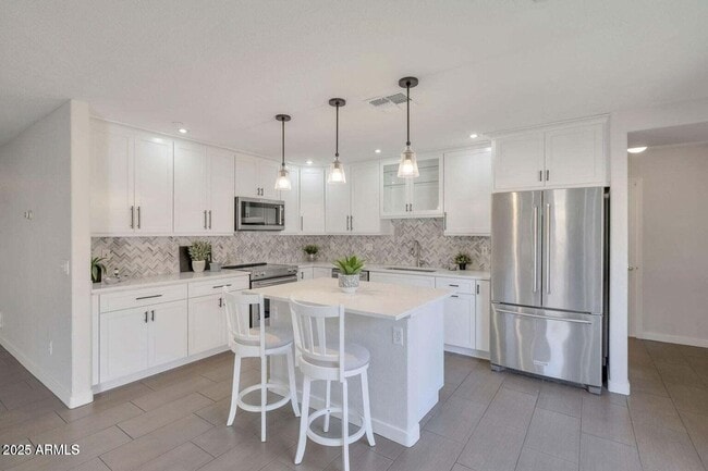 Building Photo - 7500 E Deer Valley Rd