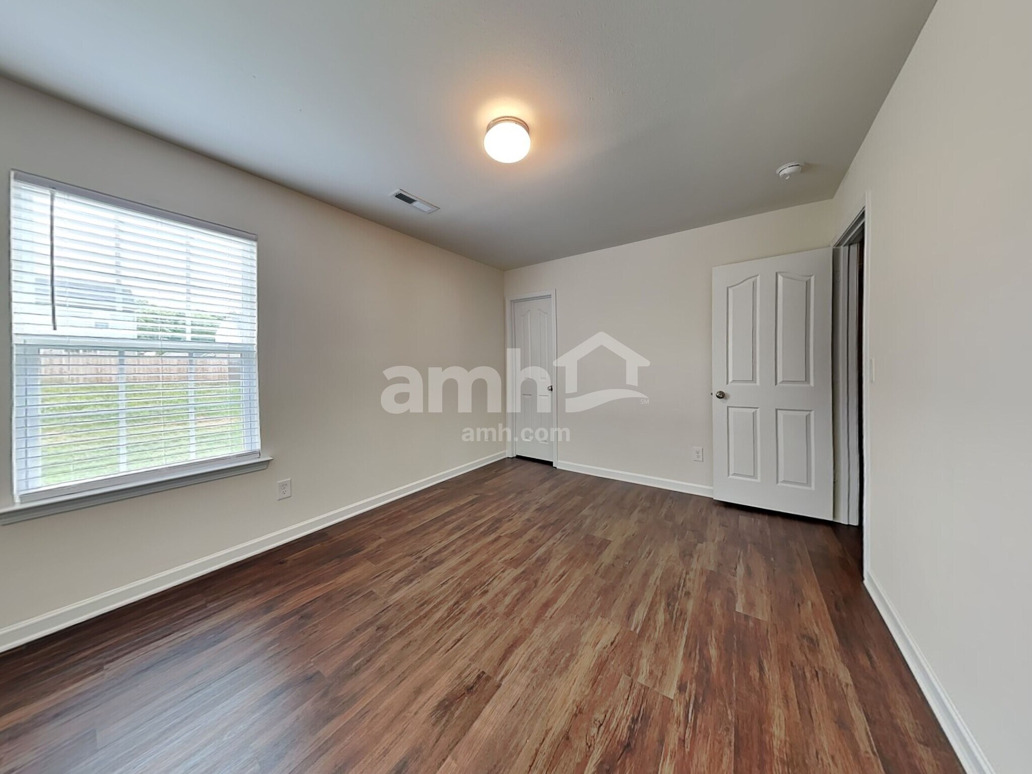 Building Photo - 4875 Old Towne Village Cir
