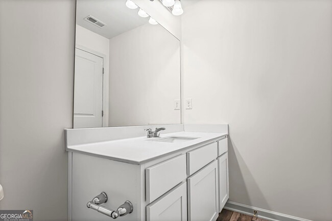 Building Photo - 403 Kings Cross Wy