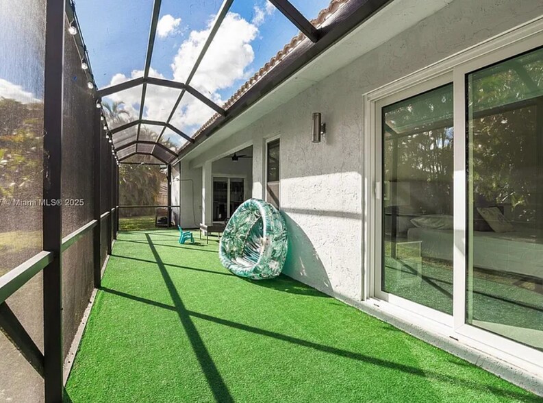 Screened Patio - 5036 NW 66th Ln