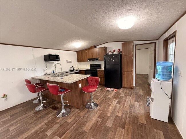 Building Photo - 751 Appaloosa Ave