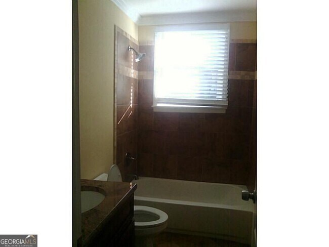 Building Photo - 3296 Myrtle St