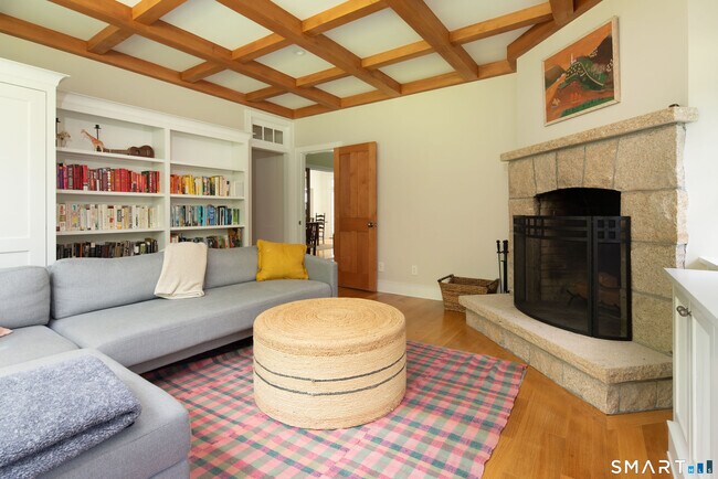 Building Photo - 63 Belden St