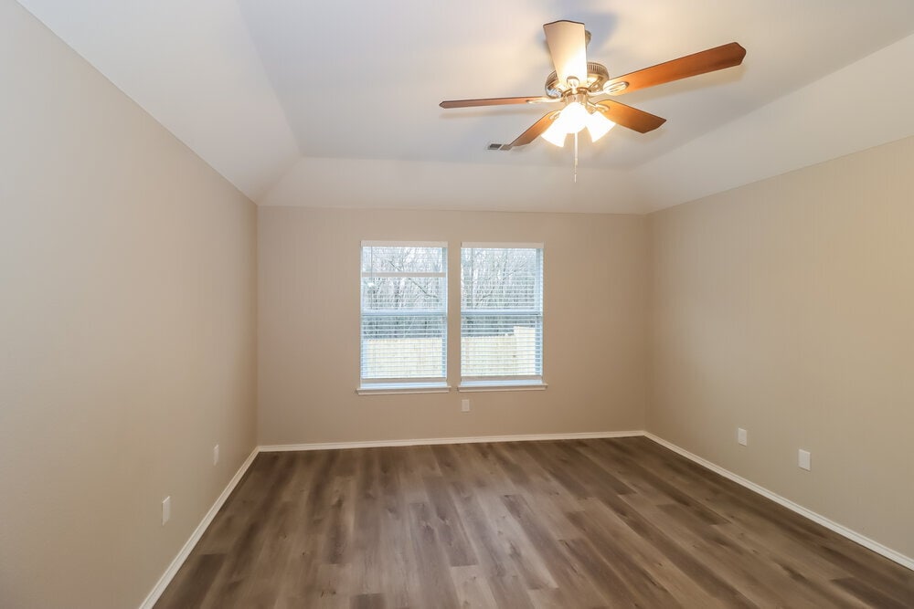 Building Photo - 904 Starling Ln