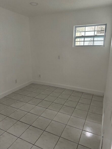 Building Photo - 2453 Sable Dr
