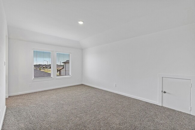 Building Photo - 31634 Whittis Hl Wy
