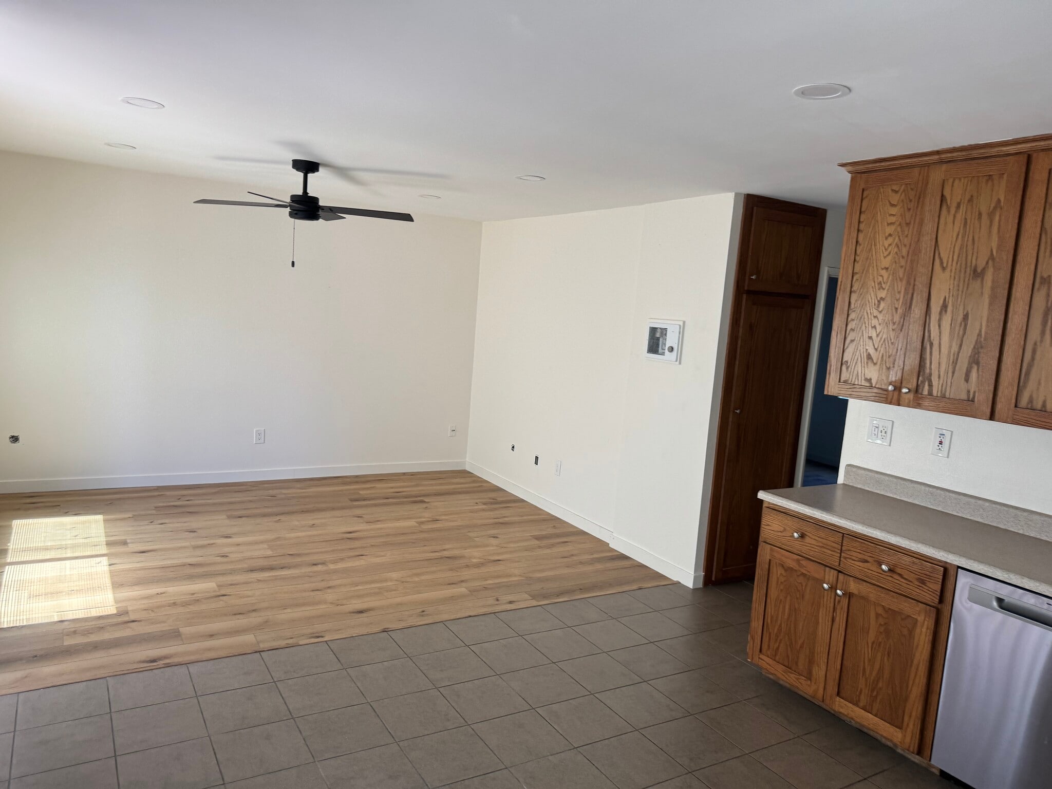 Building Photo - 5660 Lauretta St