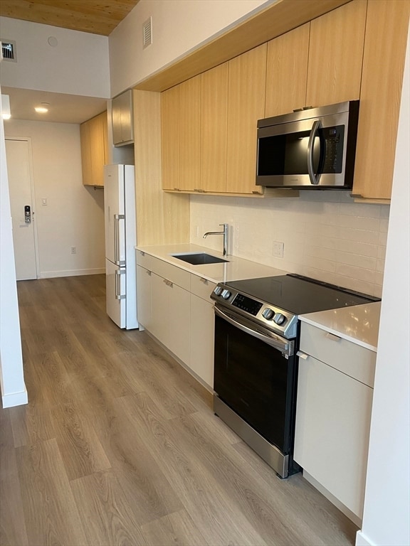 Building Photo - 154 Broadway