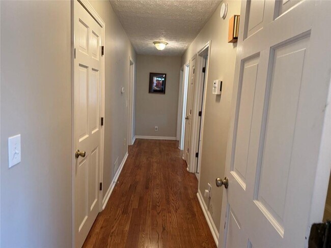 Building Photo - 4396 Alpine Ct