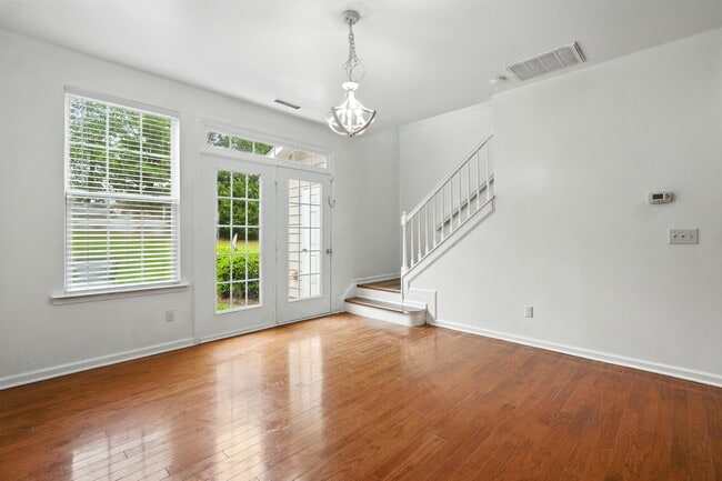 Building Photo - 132 Point Comfort Ln