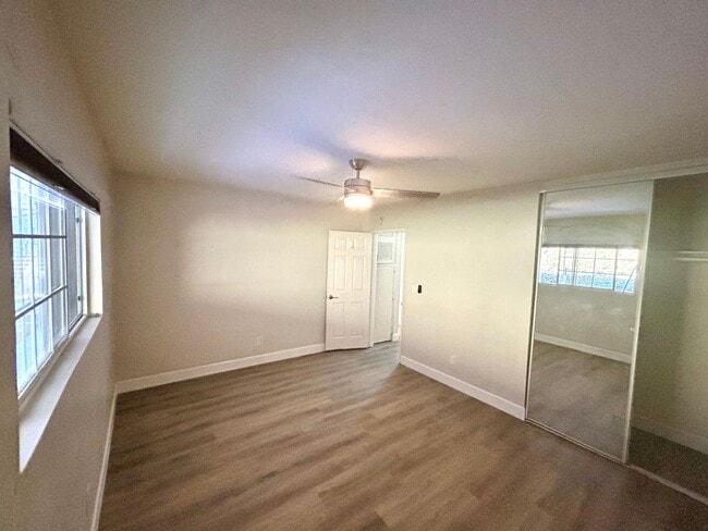 Building Photo - 2 bed 1 bath Apt in North Park Area
