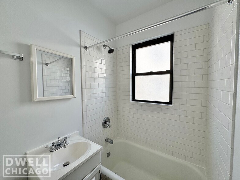 Building Photo - 2648 N Spaulding Ave