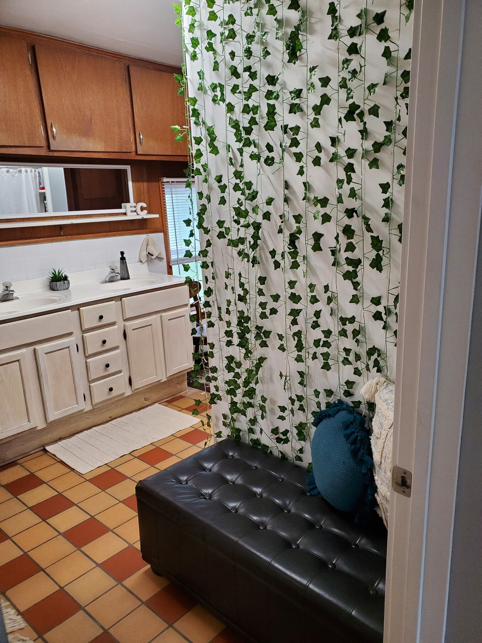 bathroom - 934 Water St