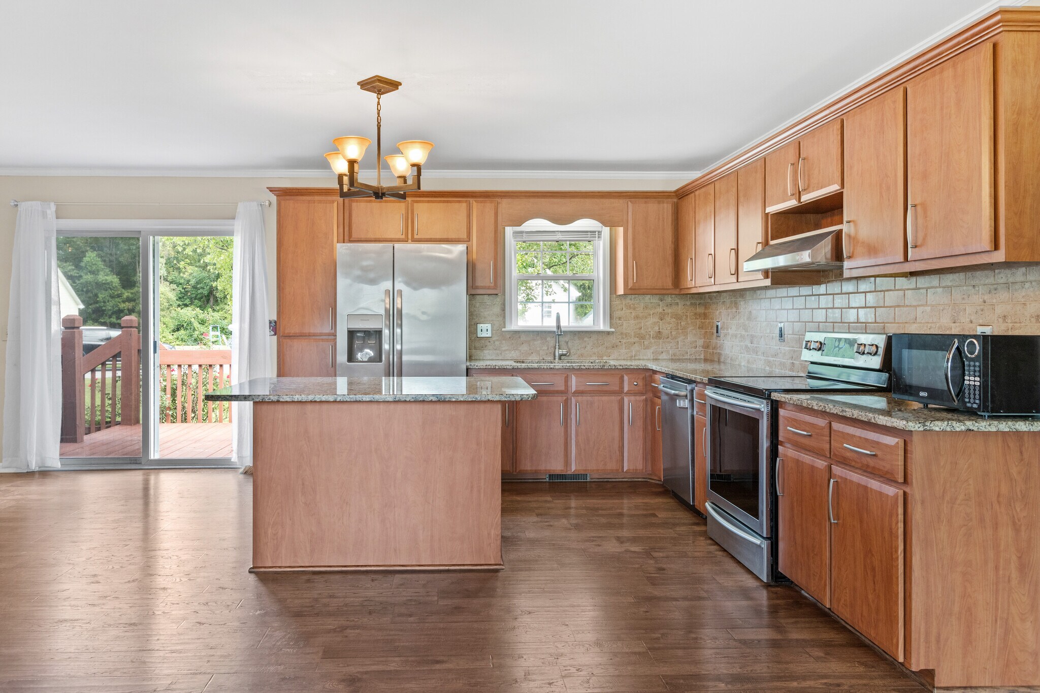 Kitchen - 400 Kant Pl
