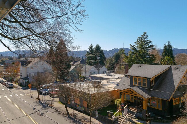 Building Photo - Walkability on Mississippi! With Parking +...