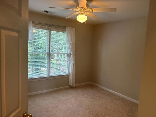 Building Photo - 2275 Snug Harbor NE