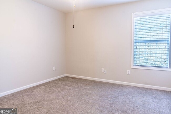 Building Photo - 2046 Barberry Dr