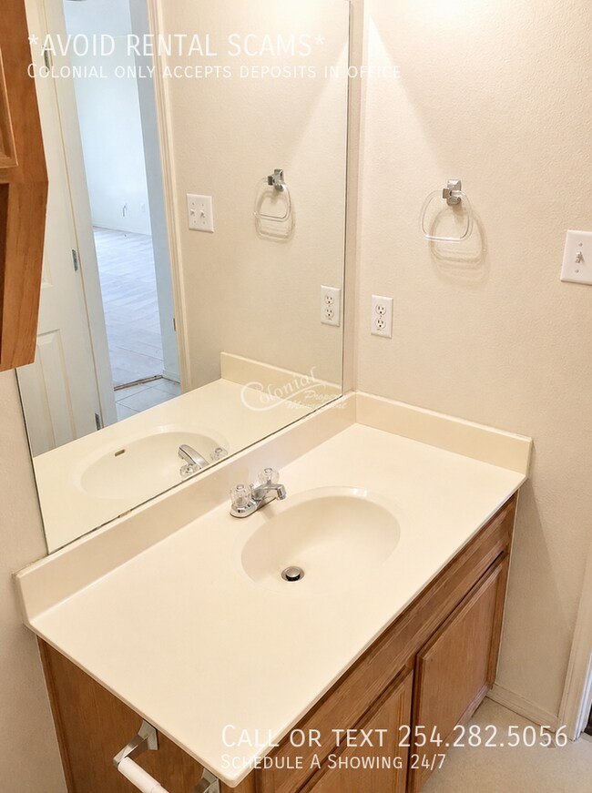 Building Photo - 4604 Bowles Dr